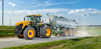 Ciągnik JCB Fastrac 8330