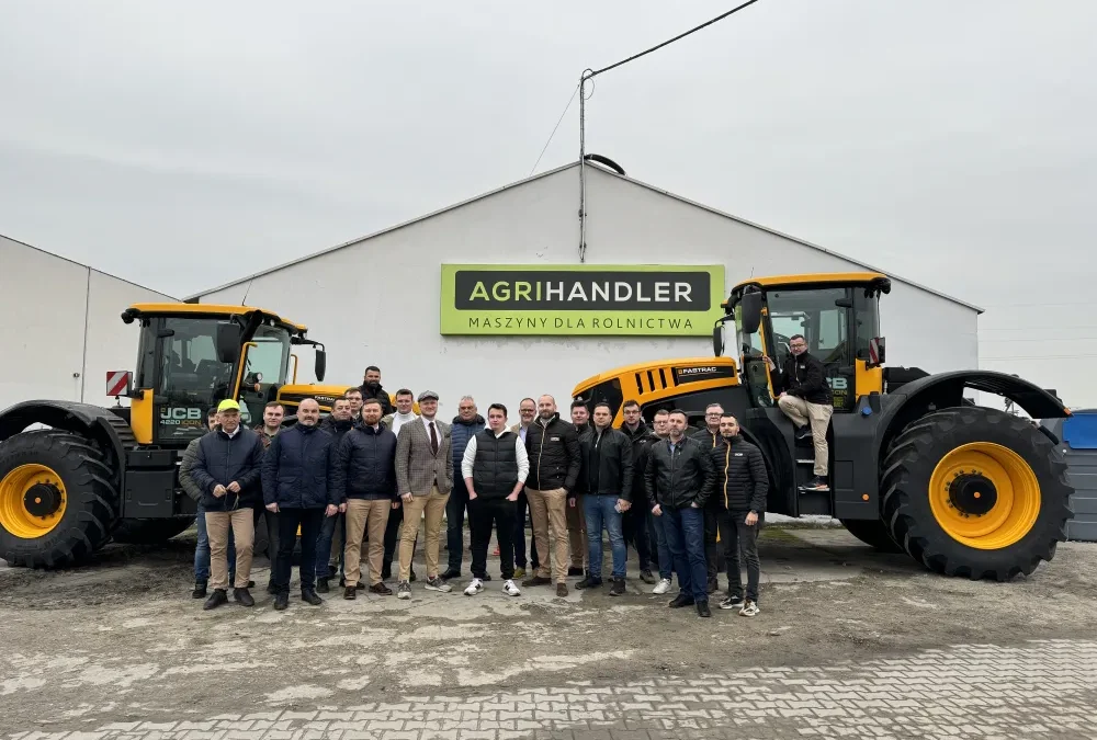 Szkolenie produktowe dla sieci dealerskiej JCB. W&nbsp;roli głównej ciągnik Fastrac.